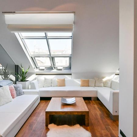 Luxury Central Penthouse With Sauna, Terrace, 250M2, 5Bdrm, 3Bthrm Praga Exterior foto