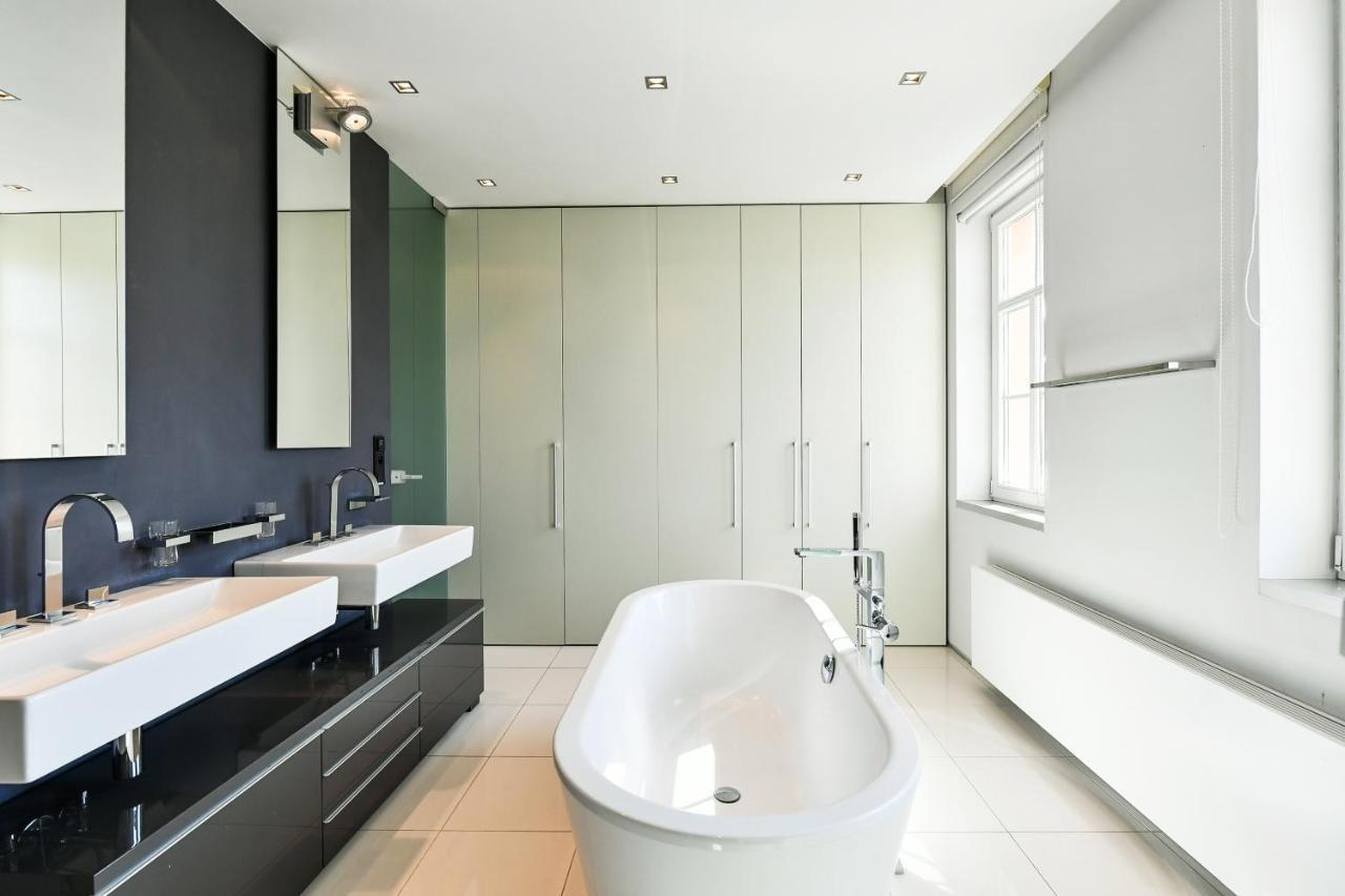 Luxury Central Penthouse With Sauna, Terrace, 250M2, 5Bdrm, 3Bthrm Praga Exterior foto