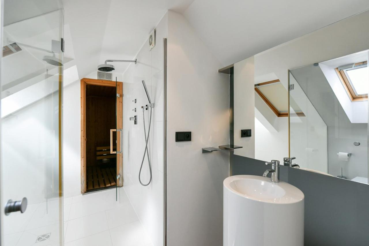Luxury Central Penthouse With Sauna, Terrace, 250M2, 5Bdrm, 3Bthrm Praga Exterior foto