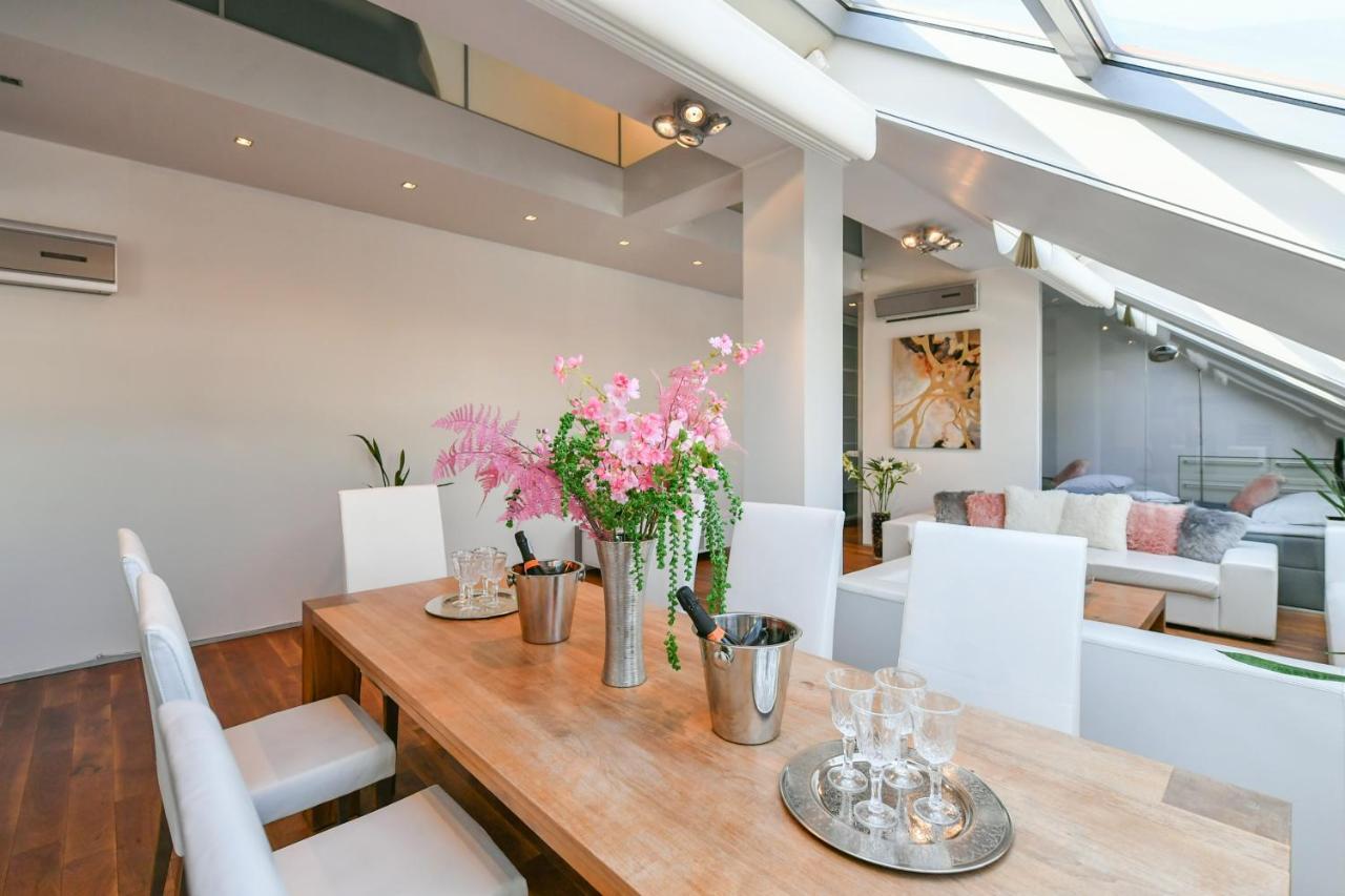 Luxury Central Penthouse With Sauna, Terrace, 250M2, 5Bdrm, 3Bthrm Praga Exterior foto
