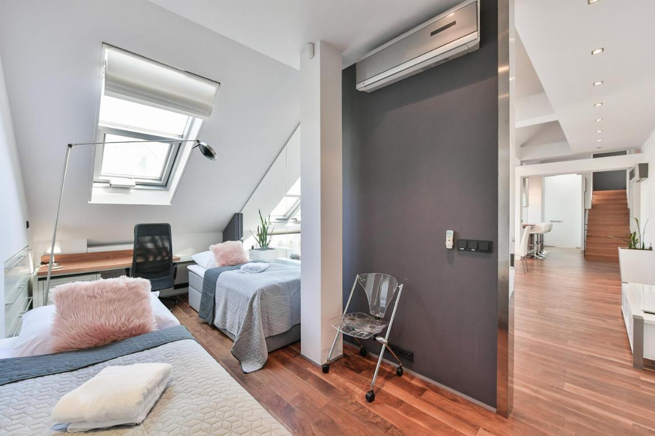 Luxury Central Penthouse With Sauna, Terrace, 250M2, 5Bdrm, 3Bthrm Praga Exterior foto