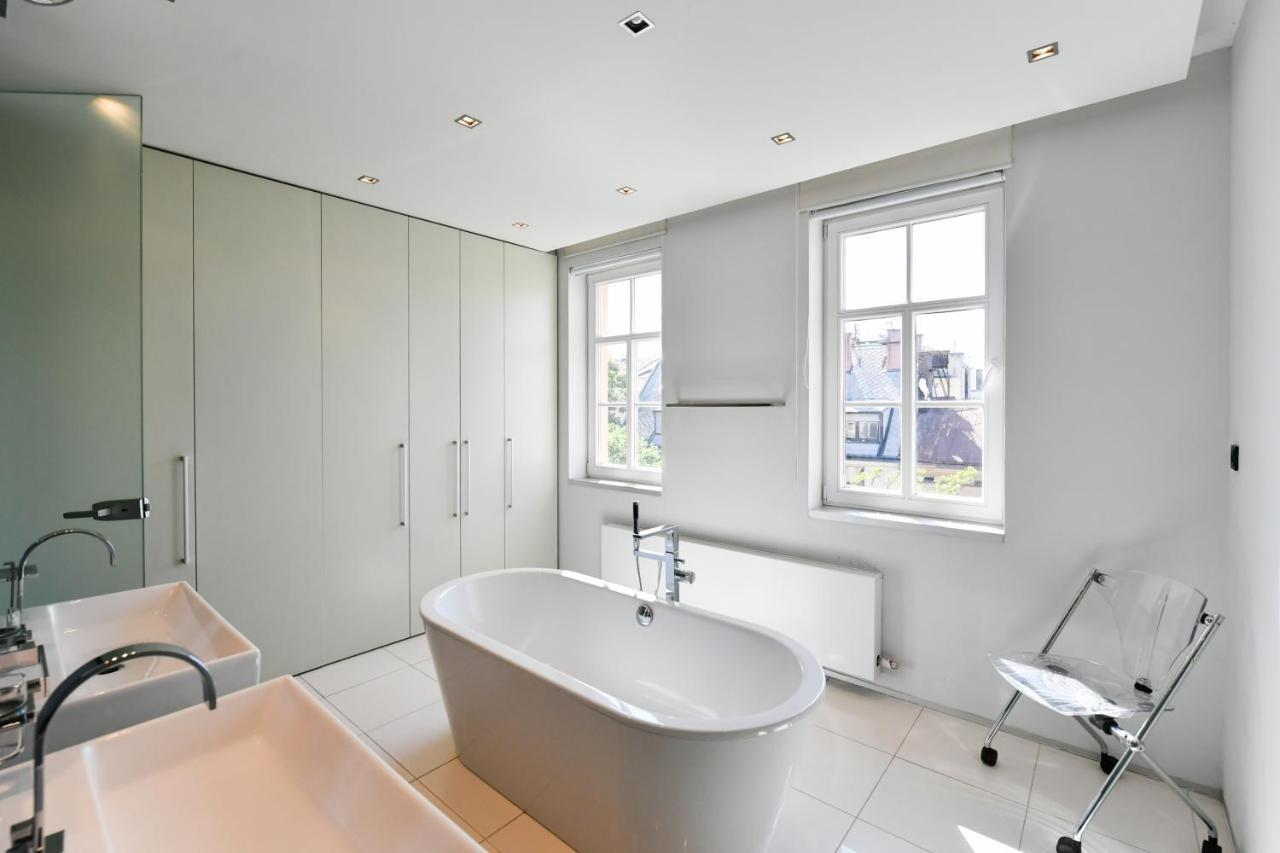 Luxury Central Penthouse With Sauna, Terrace, 250M2, 5Bdrm, 3Bthrm Praga Exterior foto